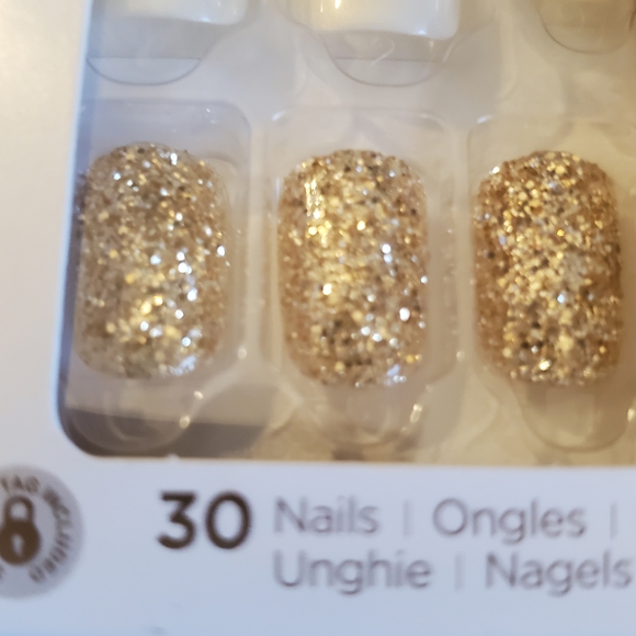 imPRESS Limited Edition "Jingle Bells" Gold and White Press-On Nails - Picture 2 of 7